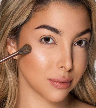 Make-up›Face›Highlighters & Illuminators